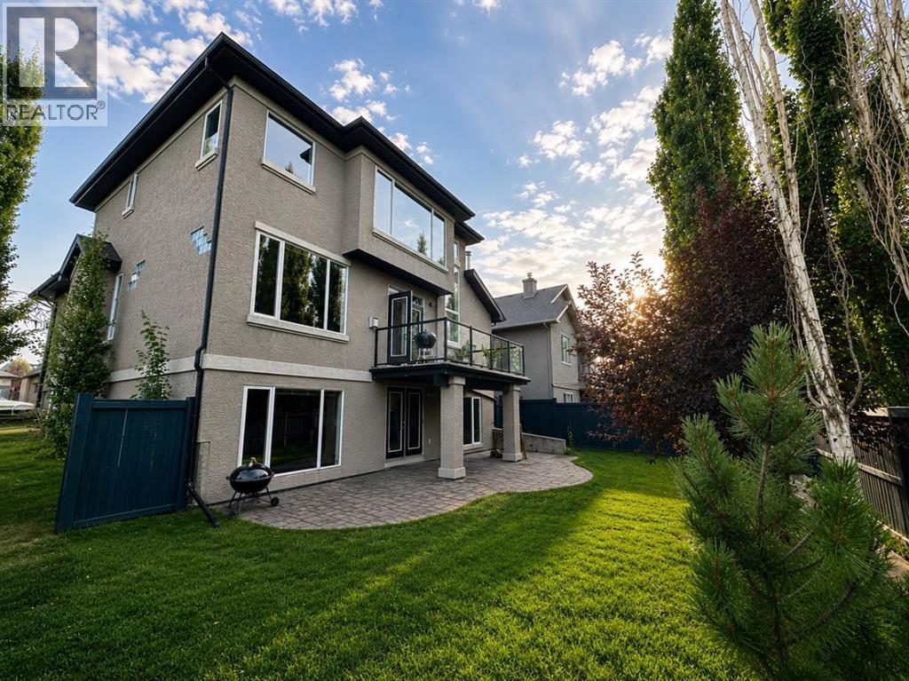 32 Evercreek Bluffs Crescent SW