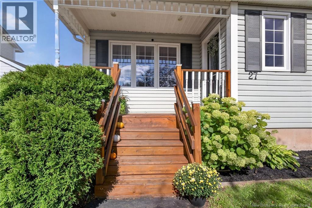 27 Stoneham Drive - Photo 2