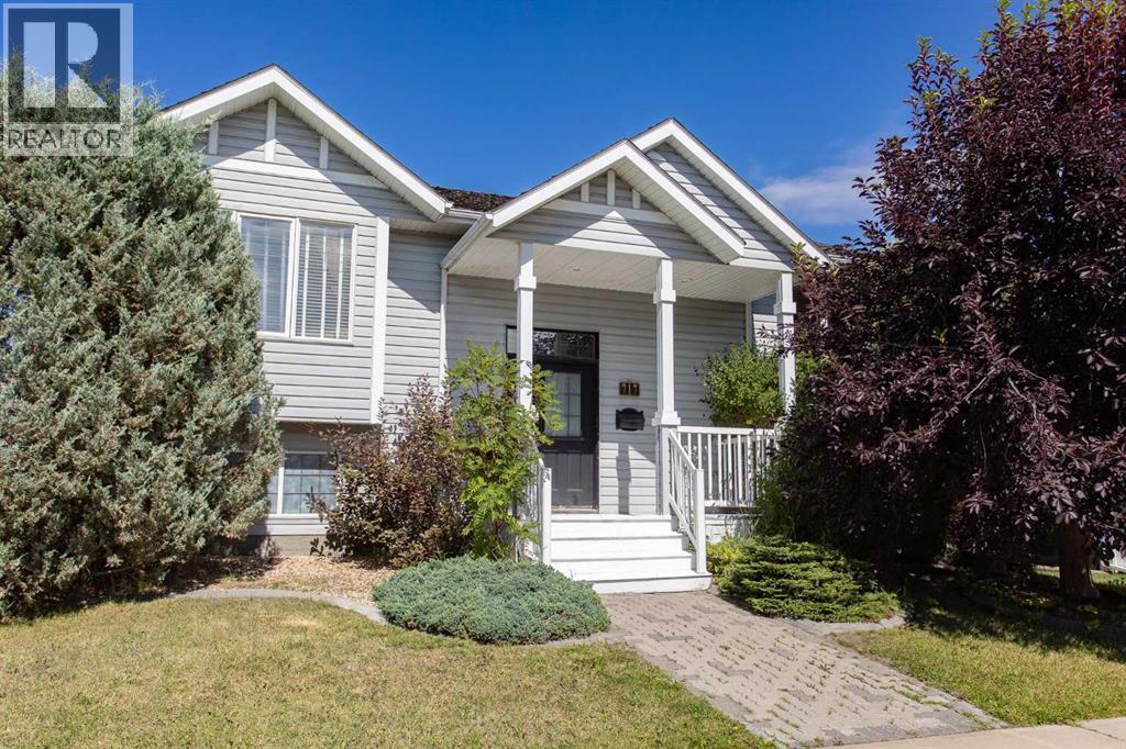 717 LANCASTER DRIVE