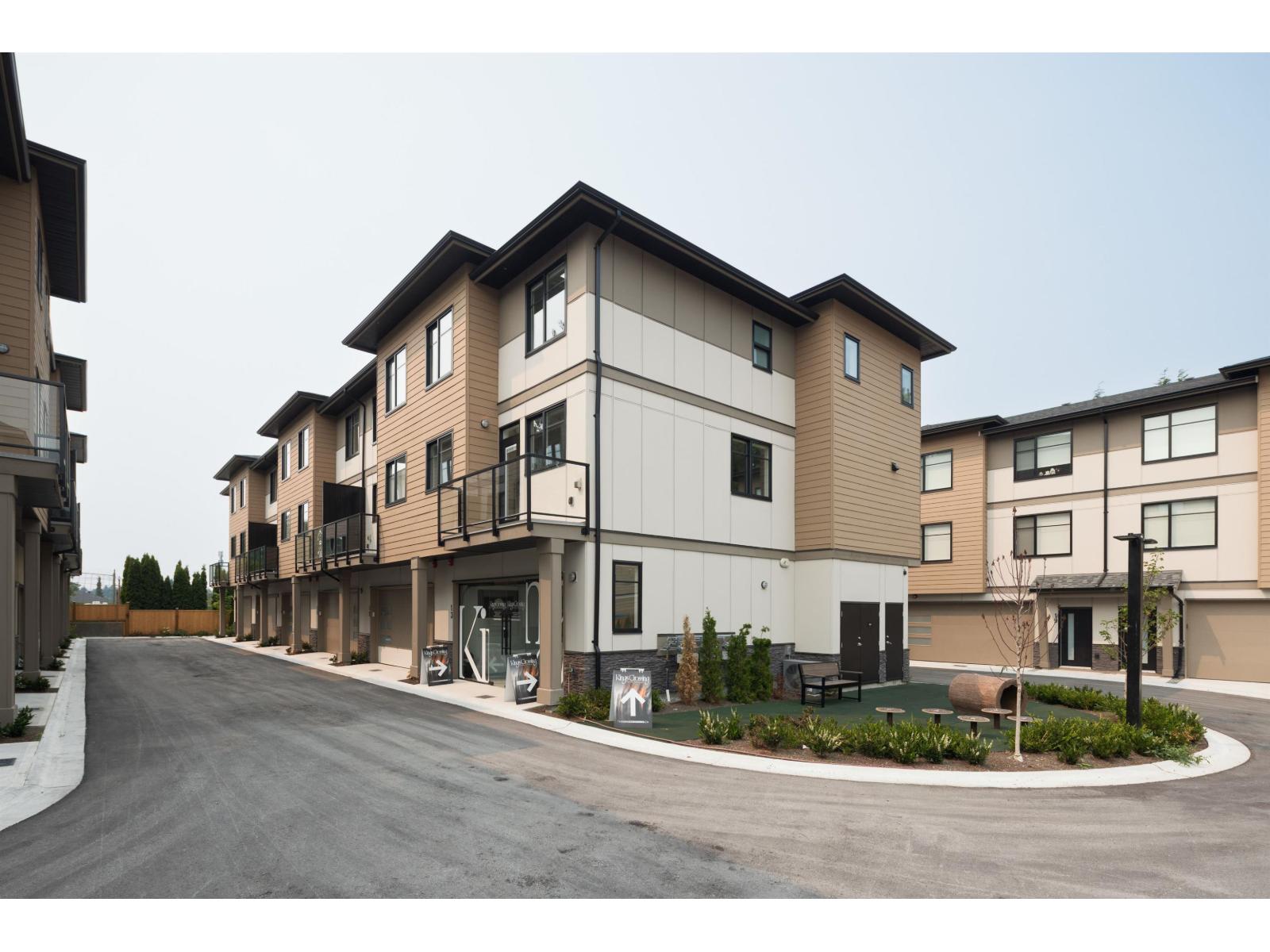 11 1641 KING CRESCENT