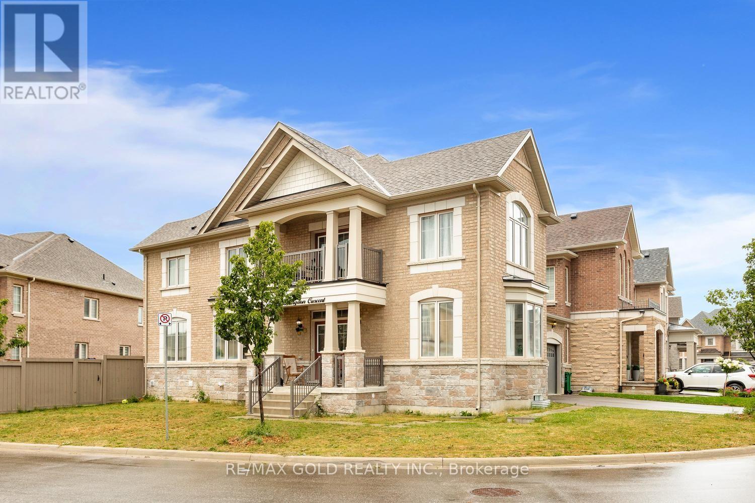 15 FARRINGDON CRESCENT
