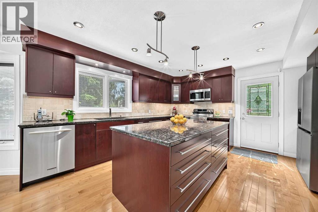 316 Parkland Way SE