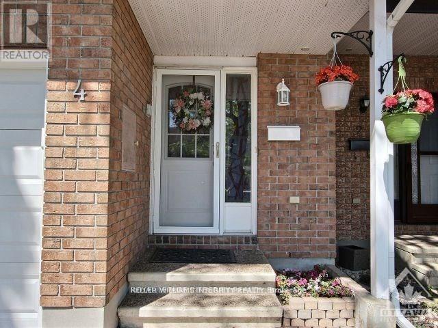 4 RUETER STREET