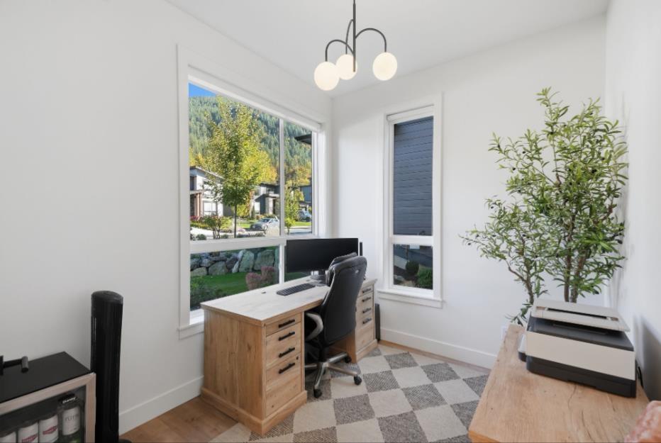 9 7259 RAMSAY PLACE, Eastern Hillsides