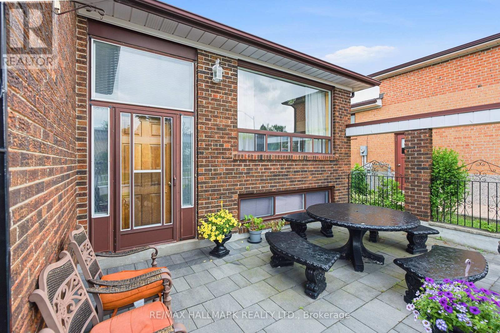 65 OAKHILL ROAD