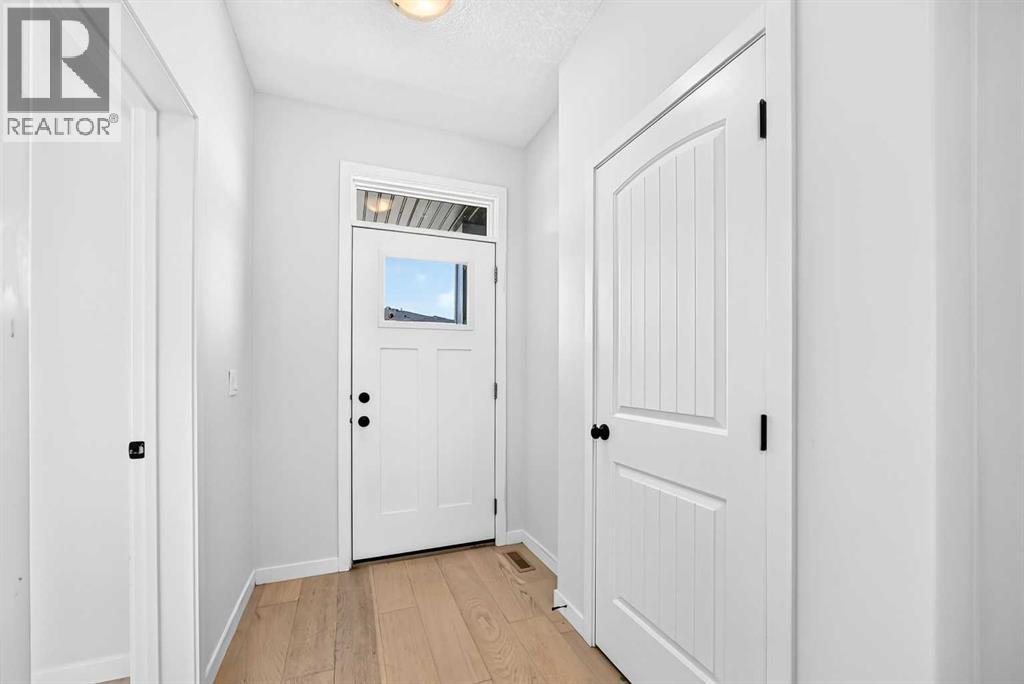 113 Midtown Close SW