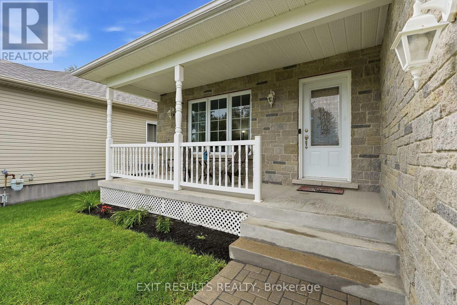 64 GIROUX STREET - Photo 2