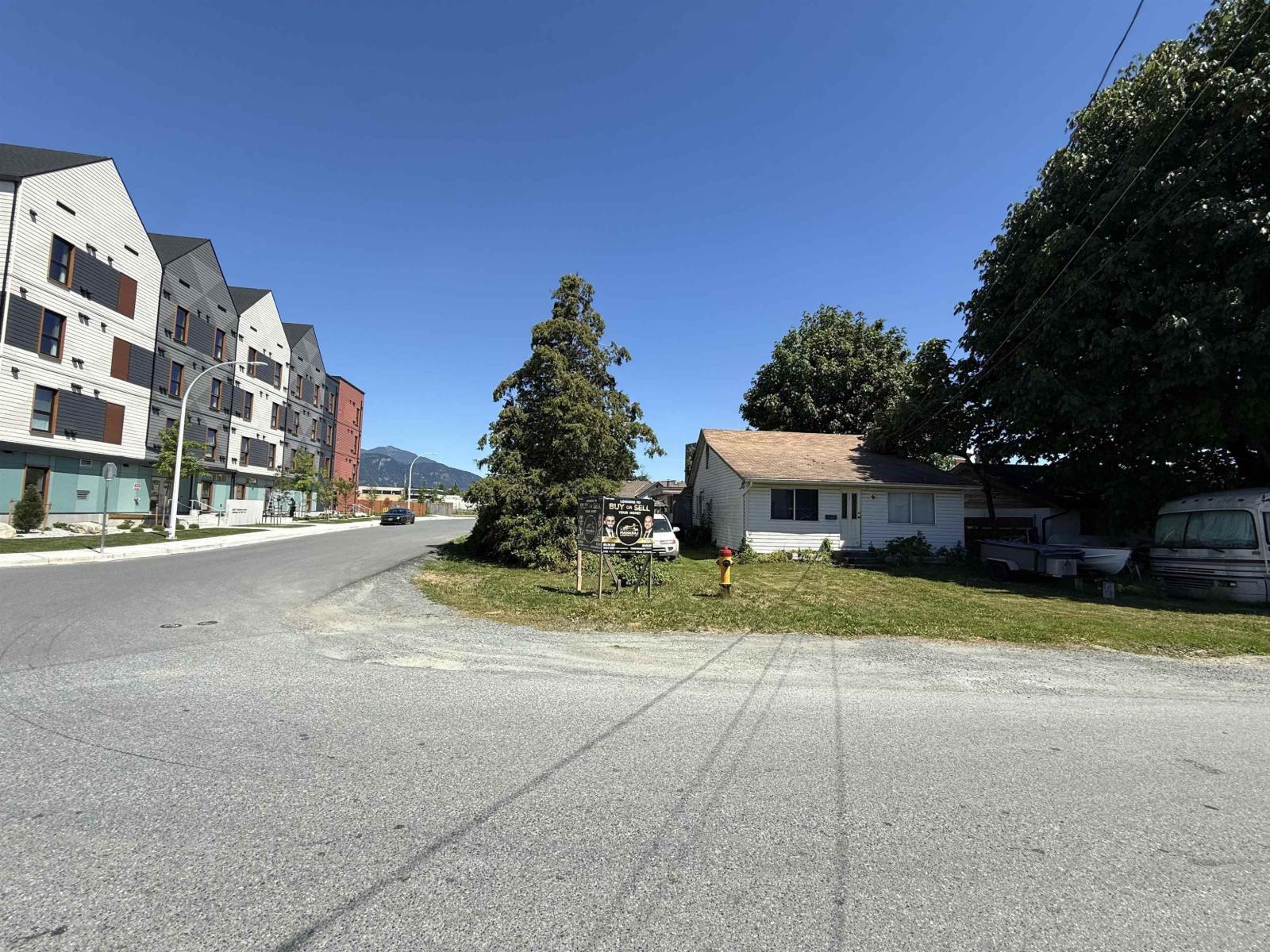45881 ROWAT AVENUE, Chilliwack Proper South
