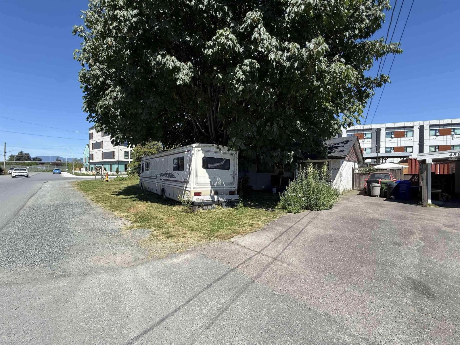 45881 ROWAT AVENUE, Chilliwack Proper South
