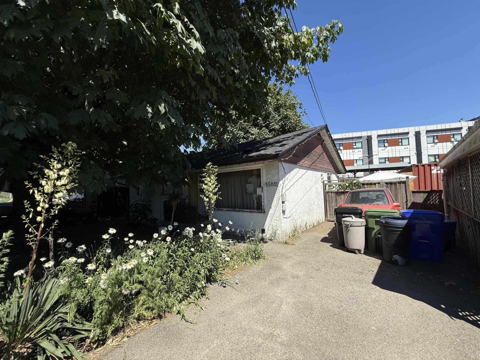 45881 ROWAT AVENUE, Chilliwack Proper South