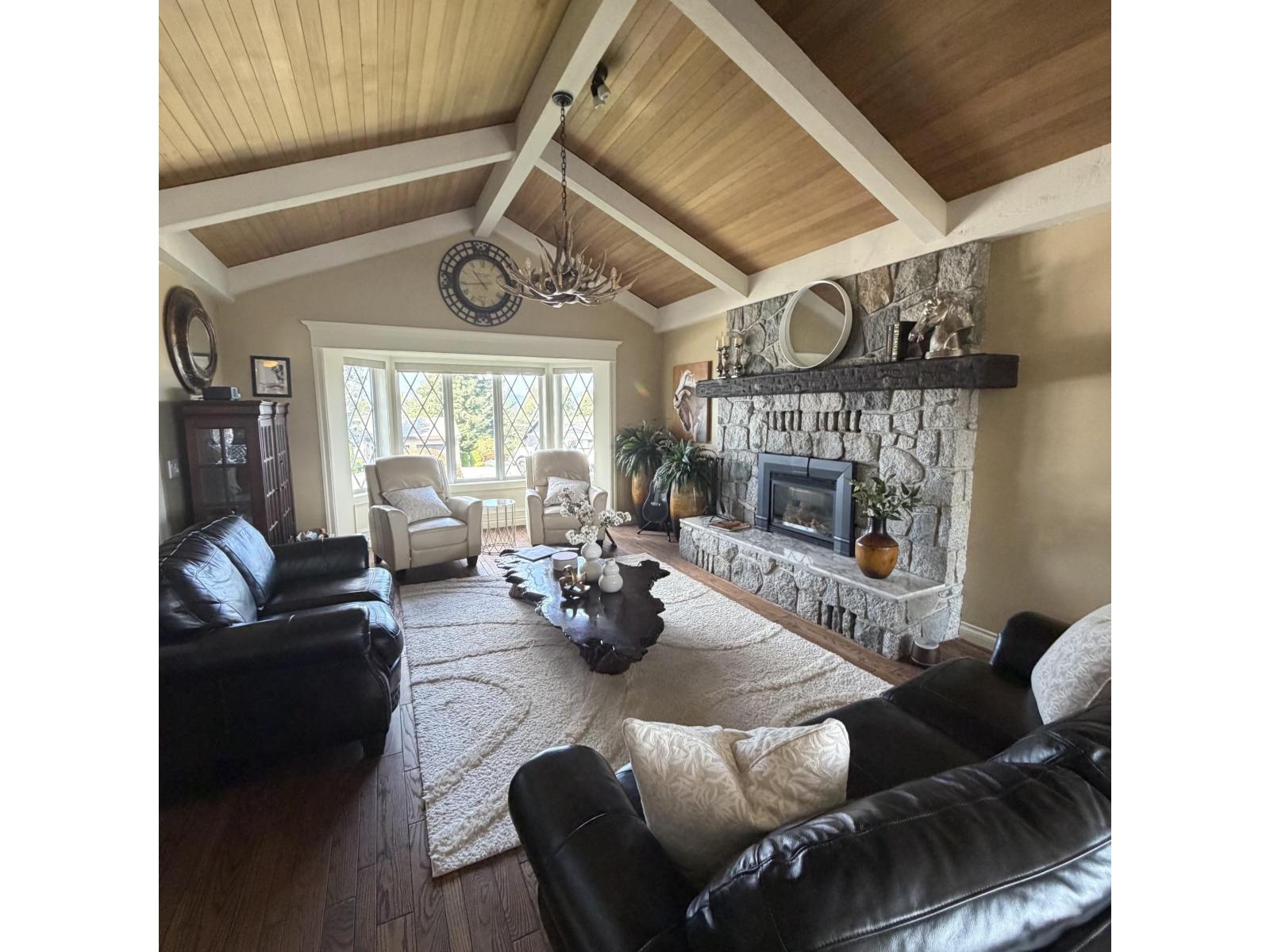 7 3755 CLEARBROOK ROAD