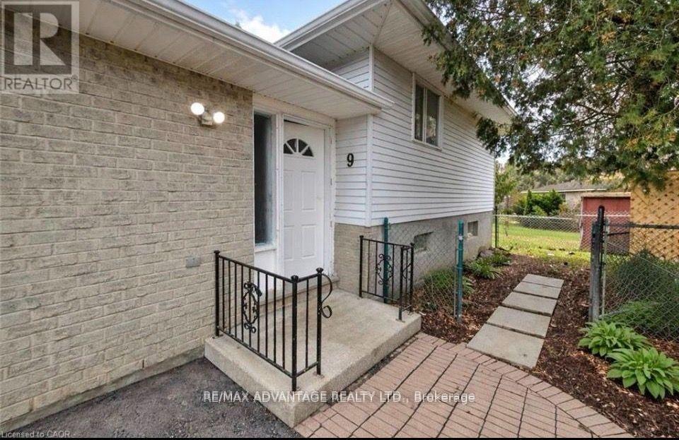 9 CAMELOT CRESCENT