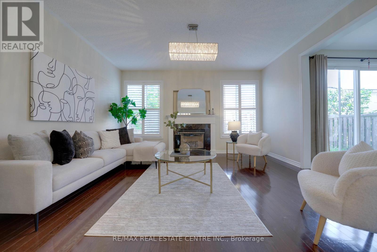 907 ETHERINGTON WAY