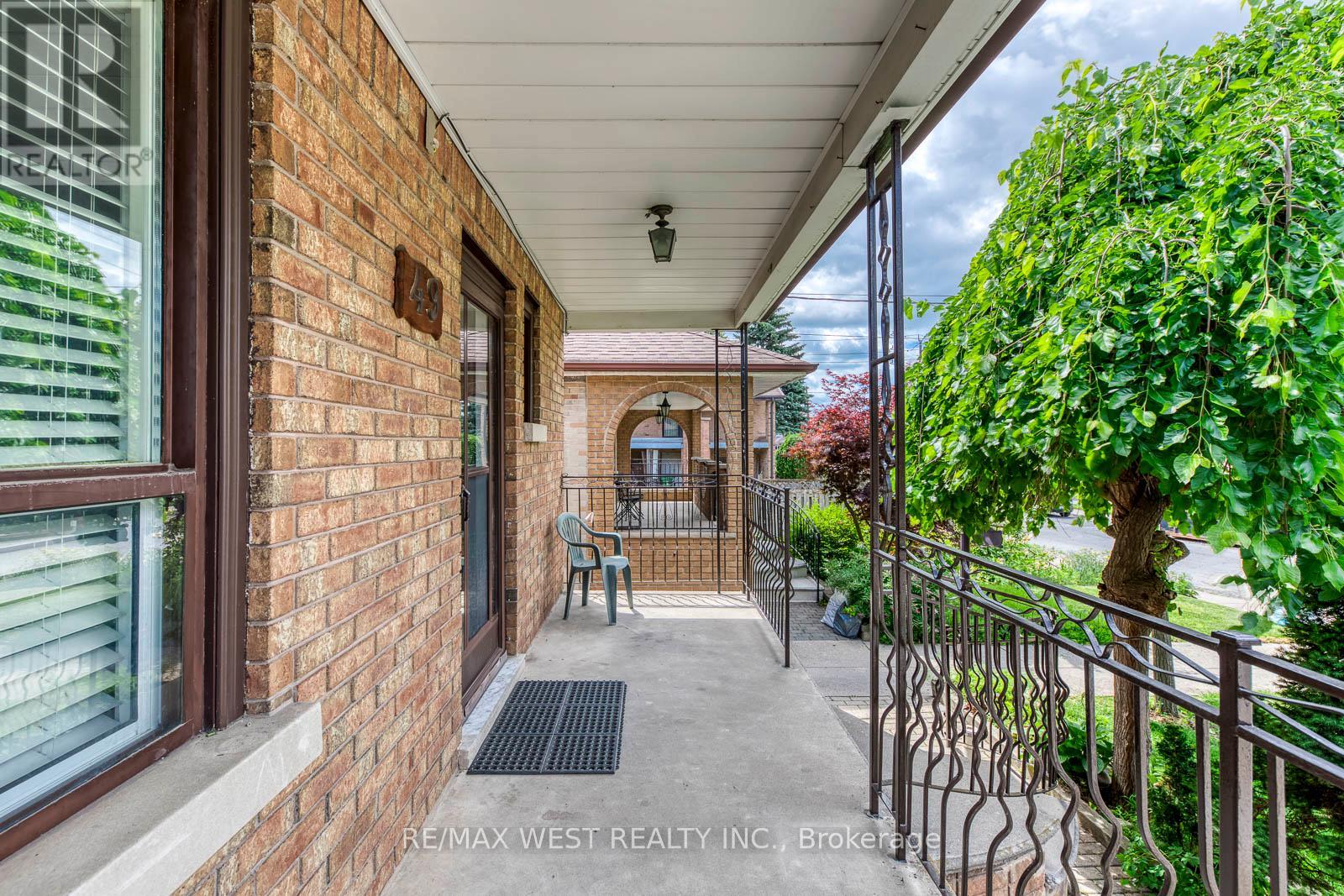 49 MONTCALM AVENUE