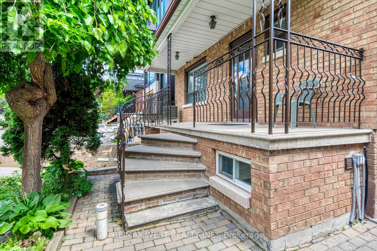 49 MONTCALM AVENUE
