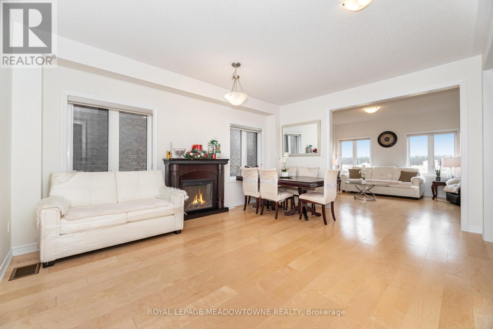 301 RIDLEY CRESCENT