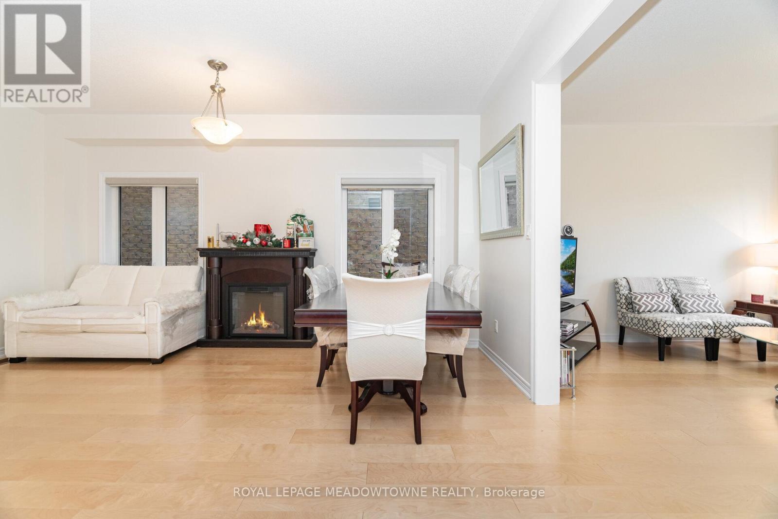 301 RIDLEY CRESCENT