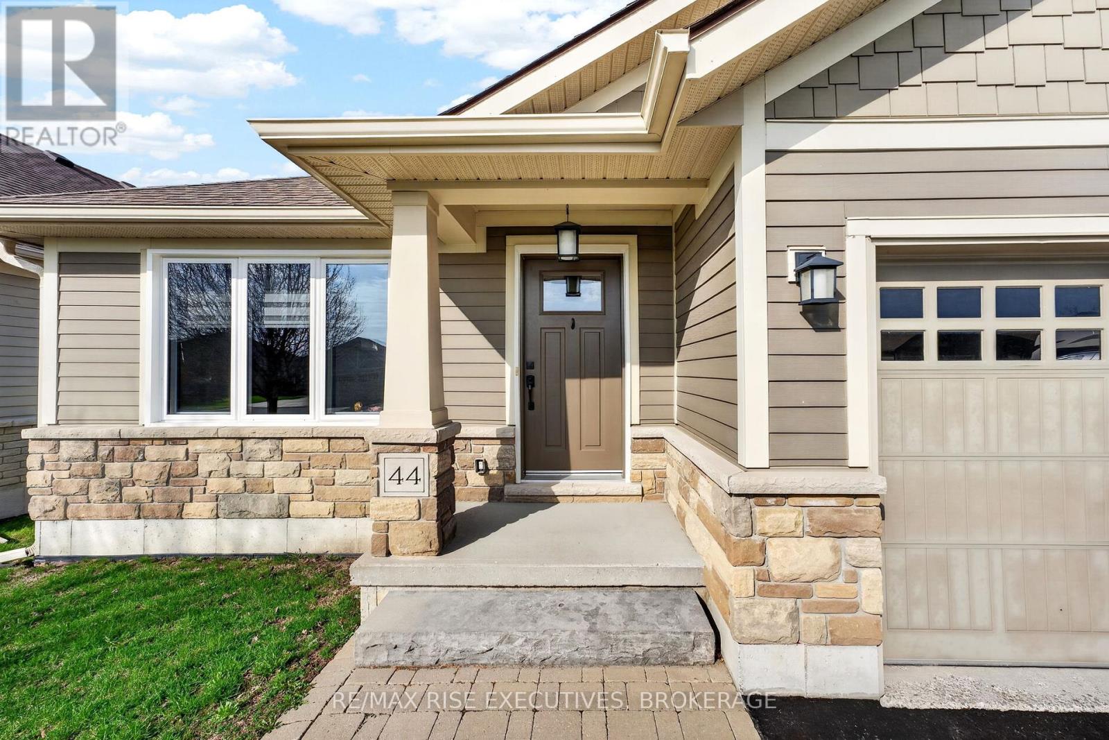 44 TESSA BOULEVARD