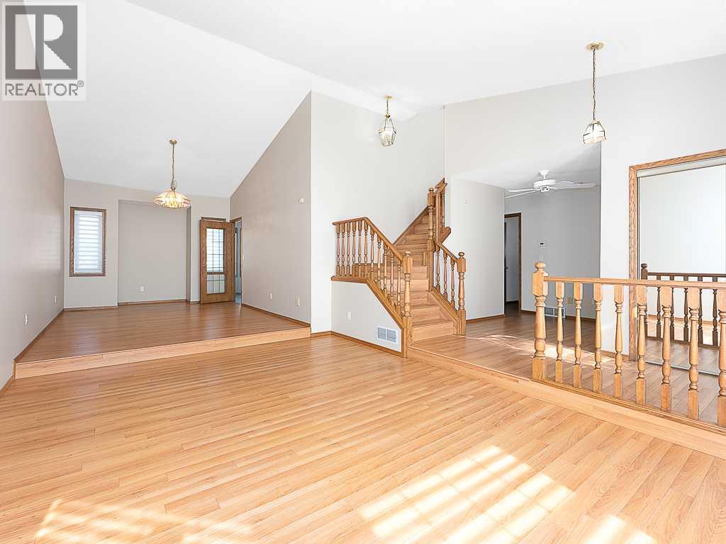 44 Straddock Crescent SW