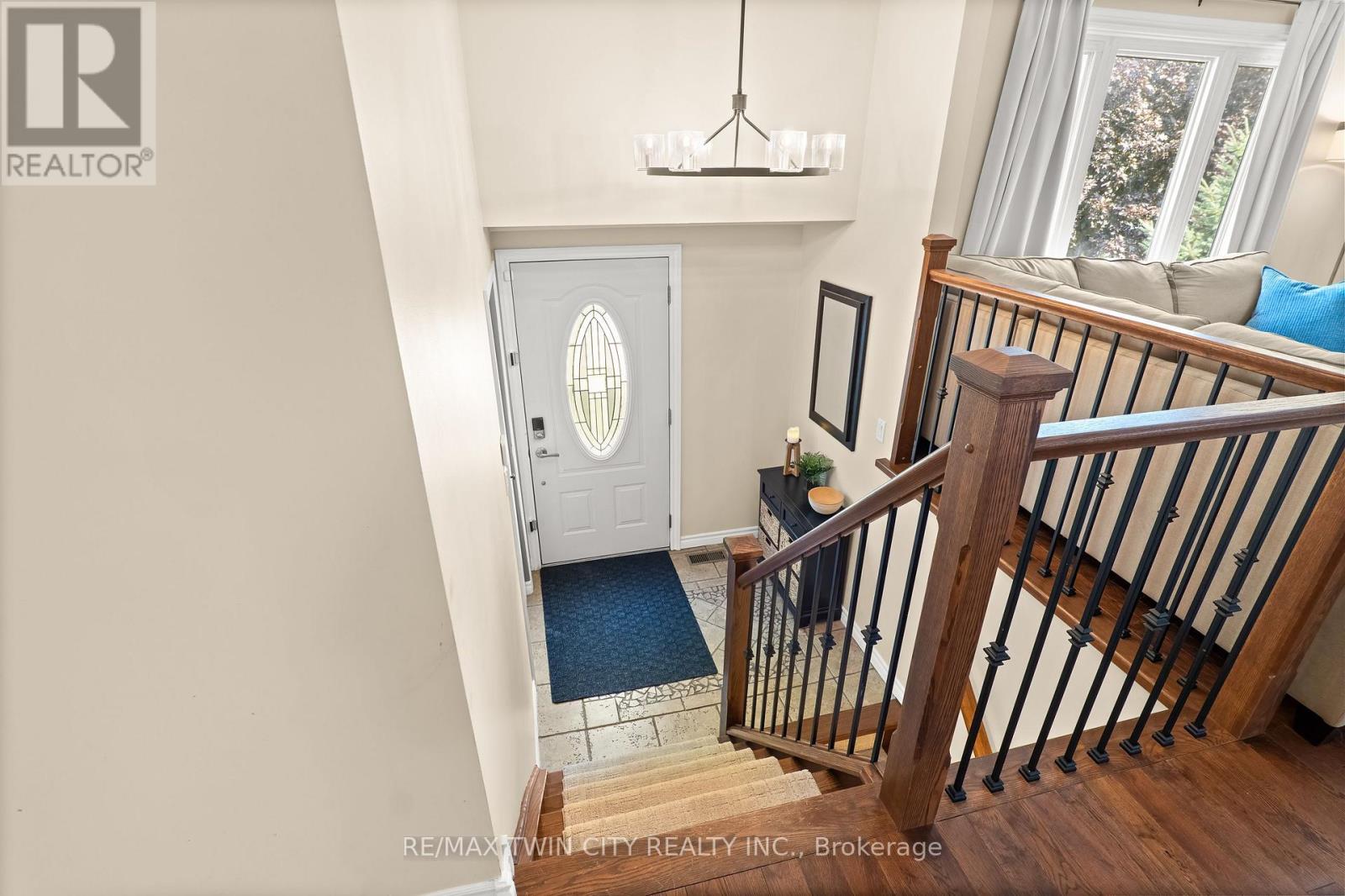 21 GOLDEN MEADOW CRESCENT