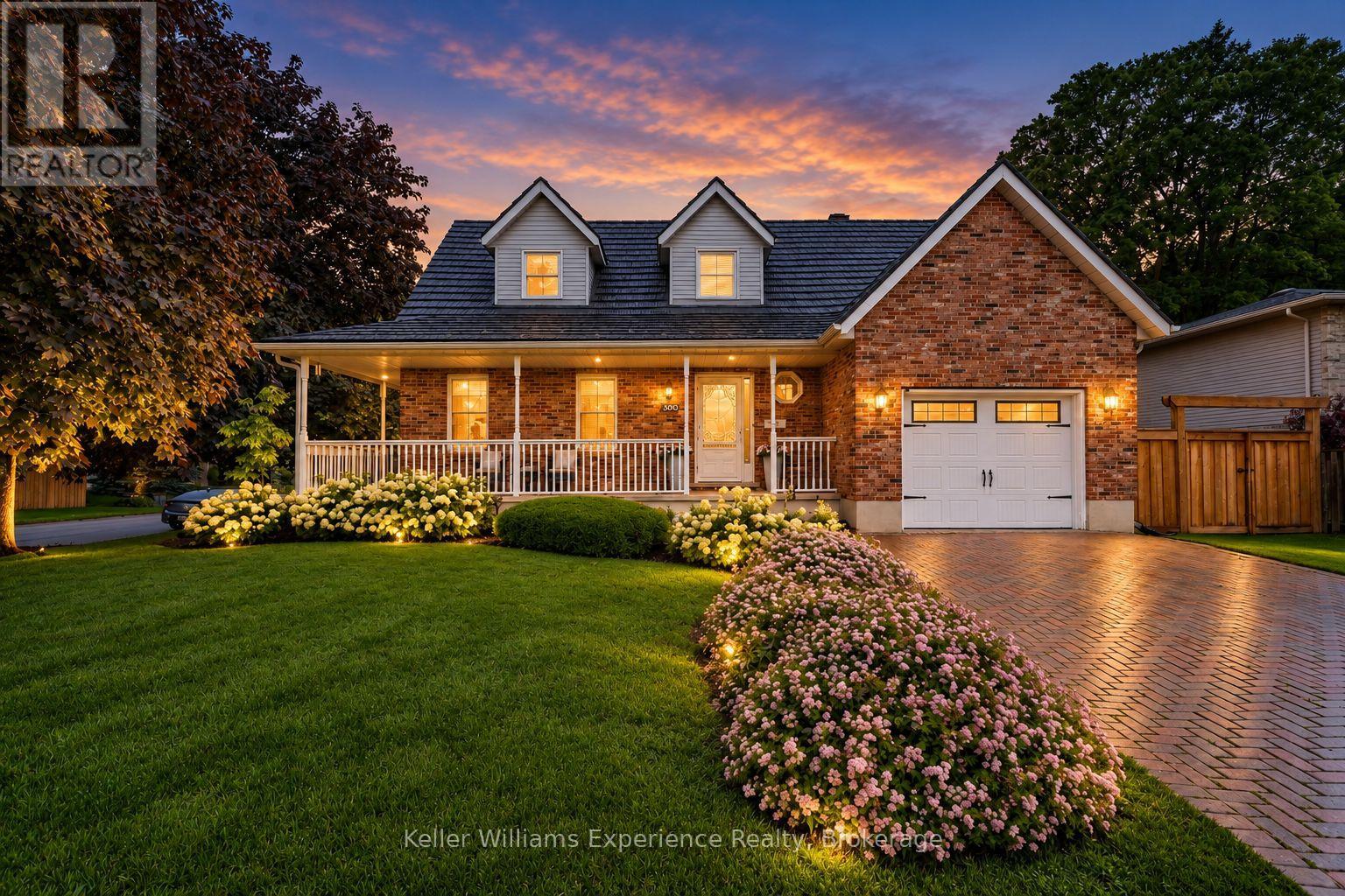 300 4TH AVENUE W
