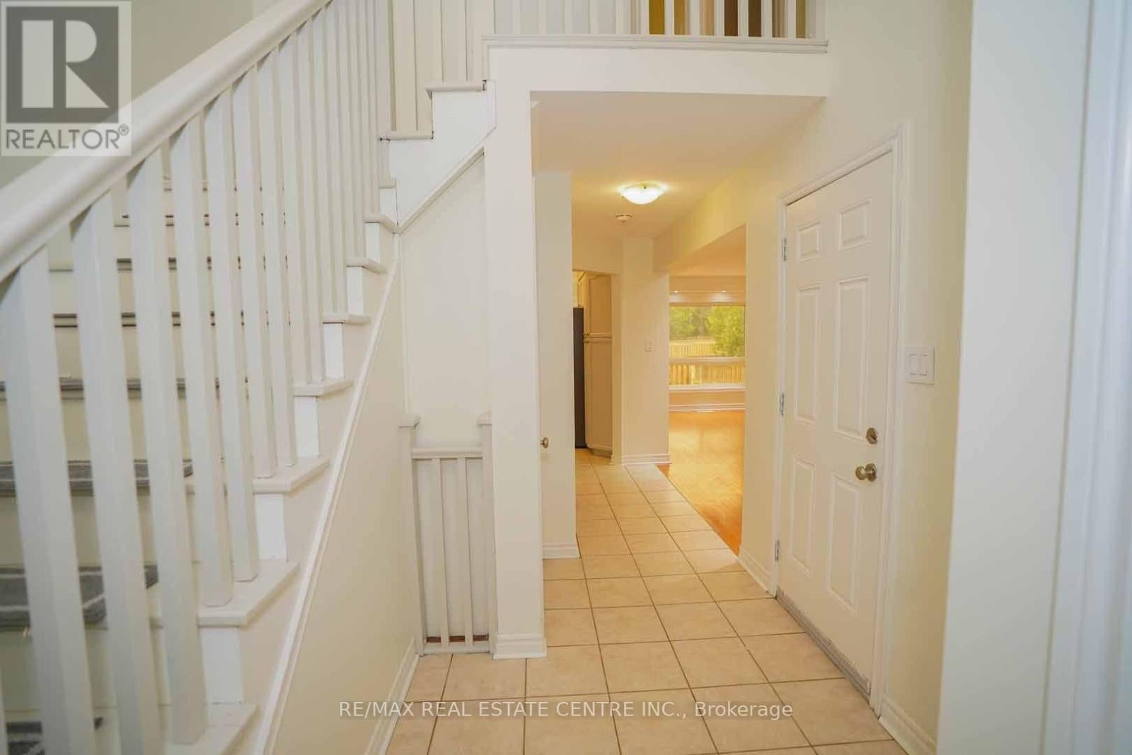 18 HERITAGE DRIVE