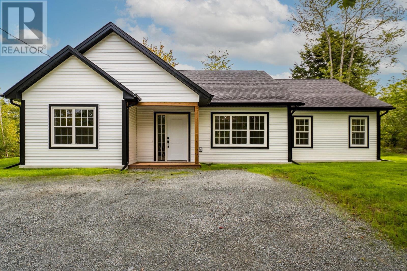 20 Paces Lake Drive