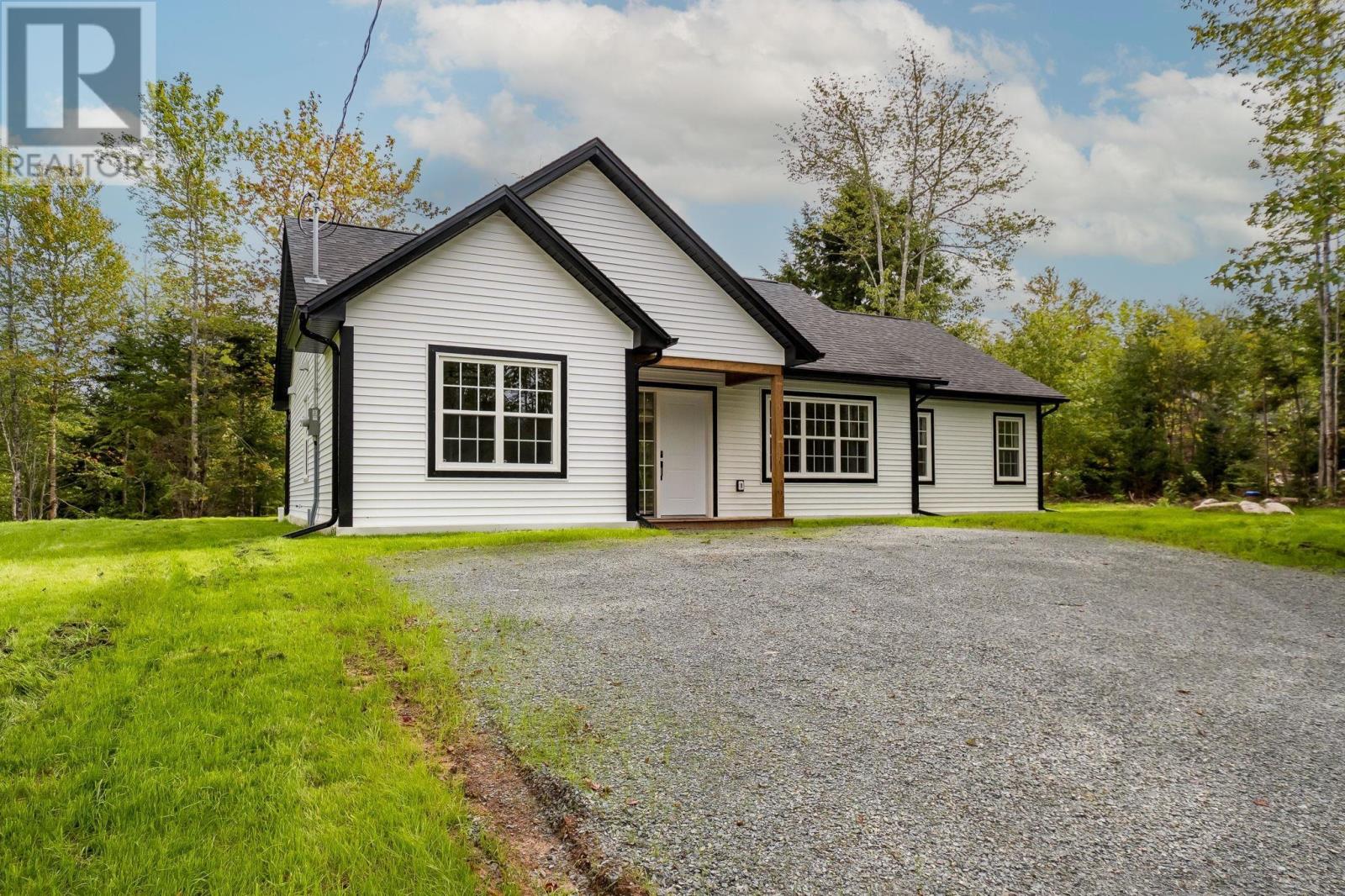 20 Paces Lake Drive