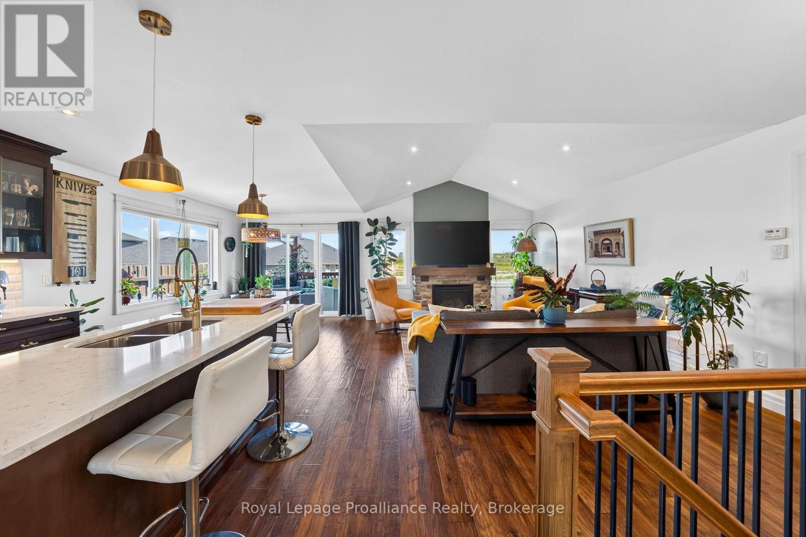 16 BUTTERNUT COURT
