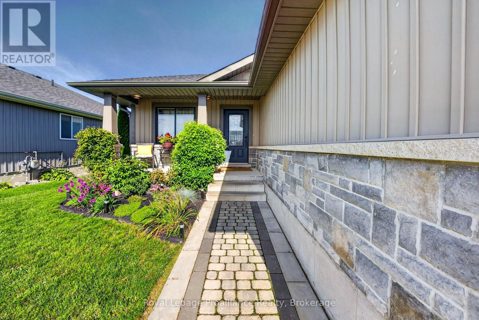 16 BUTTERNUT COURT
