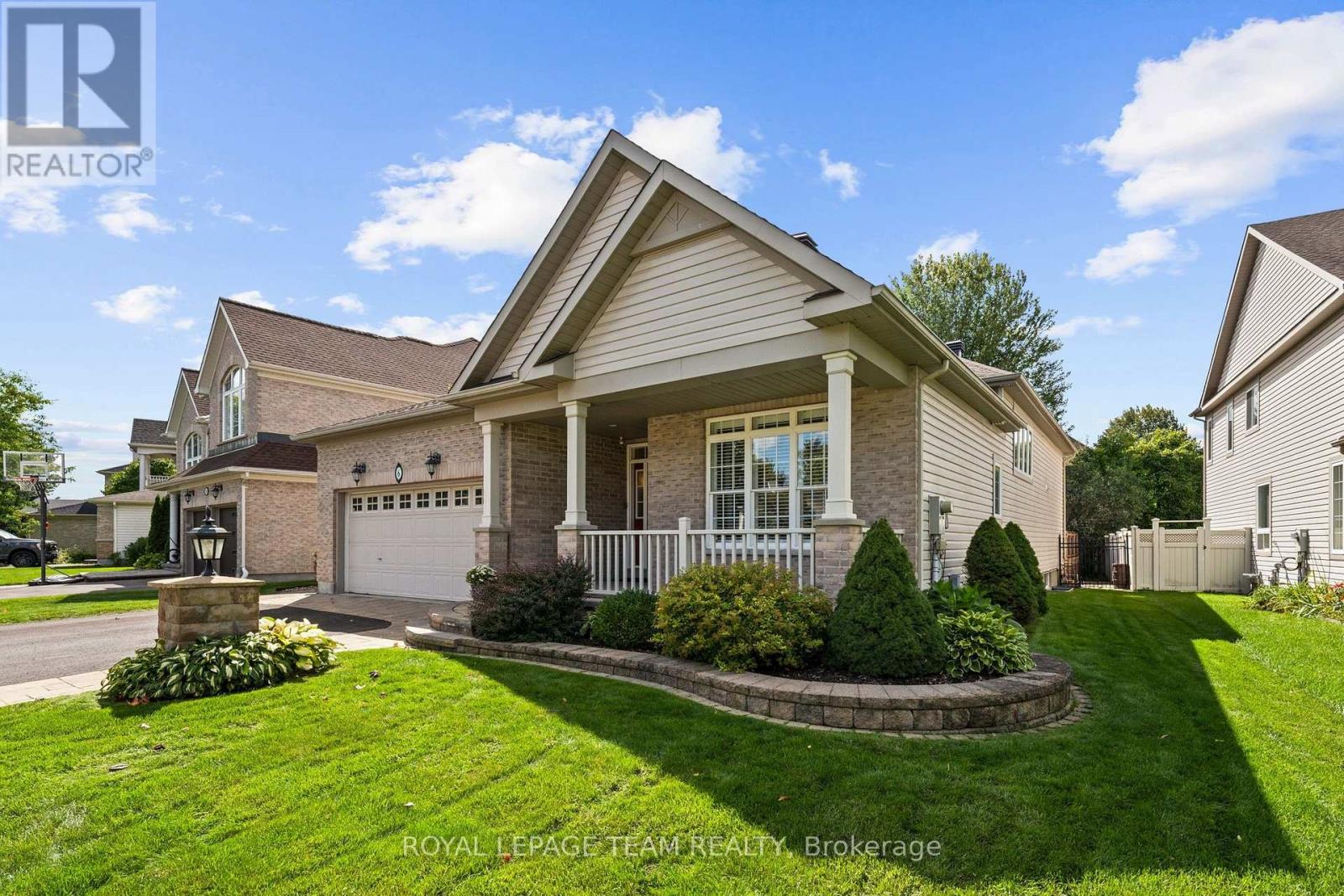 6 KNOTWOOD COURT