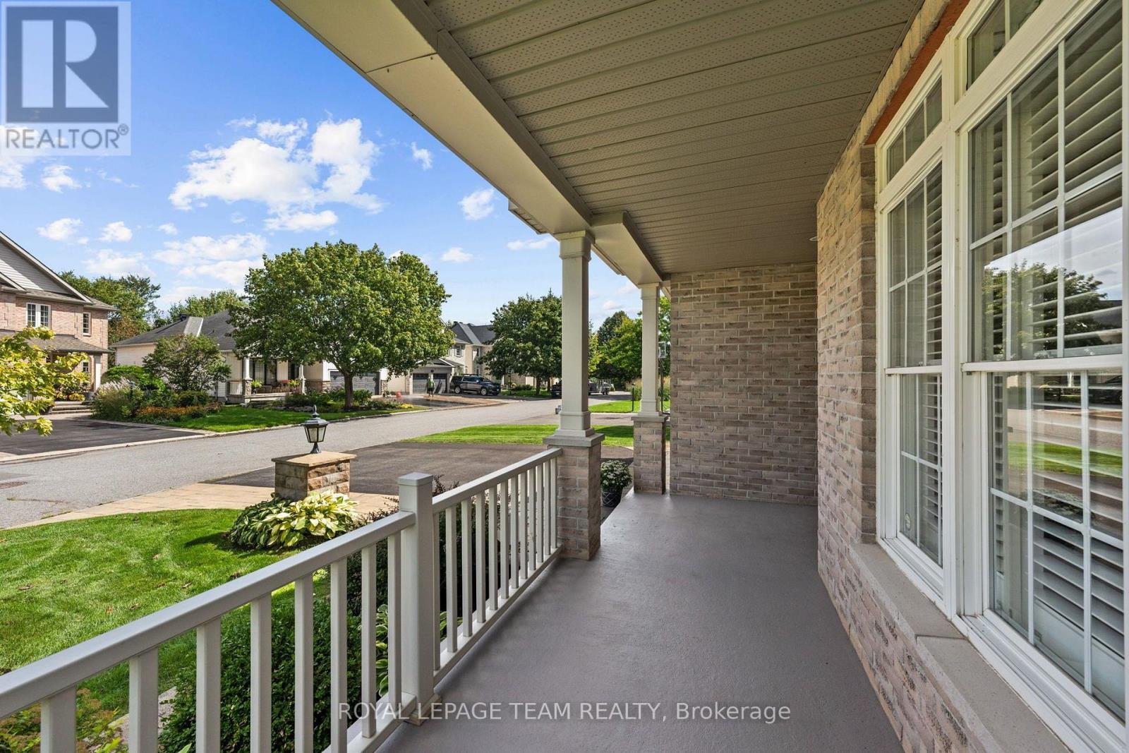 6 KNOTWOOD COURT
