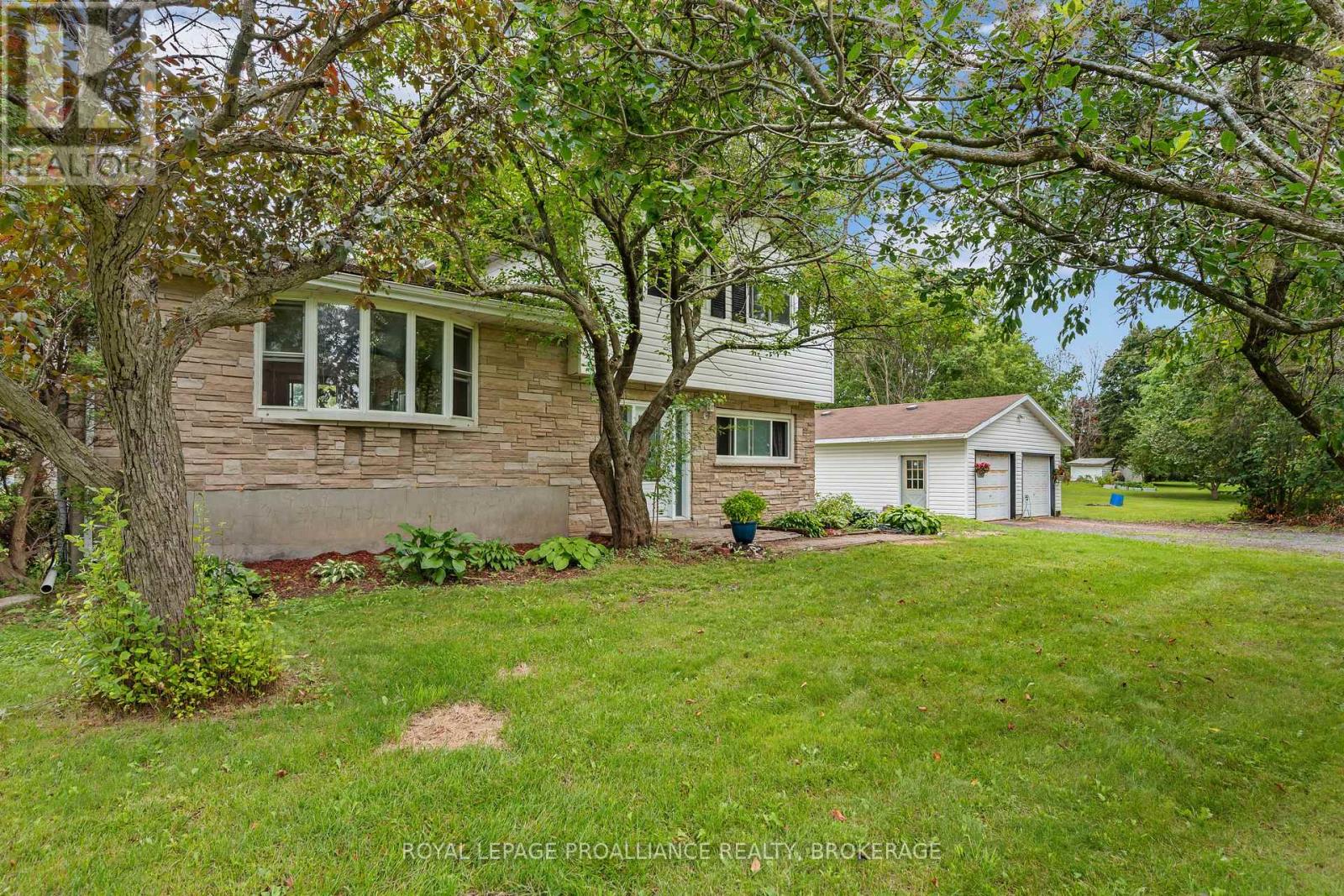 3298 PERTH ROAD