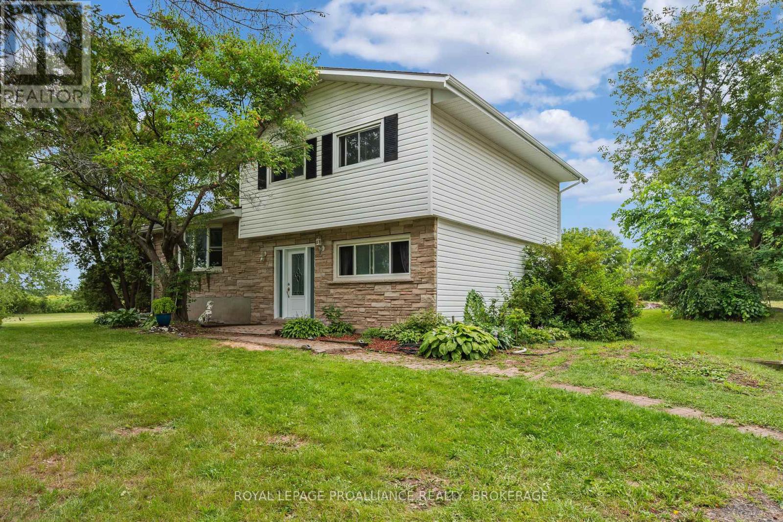 3298 PERTH ROAD