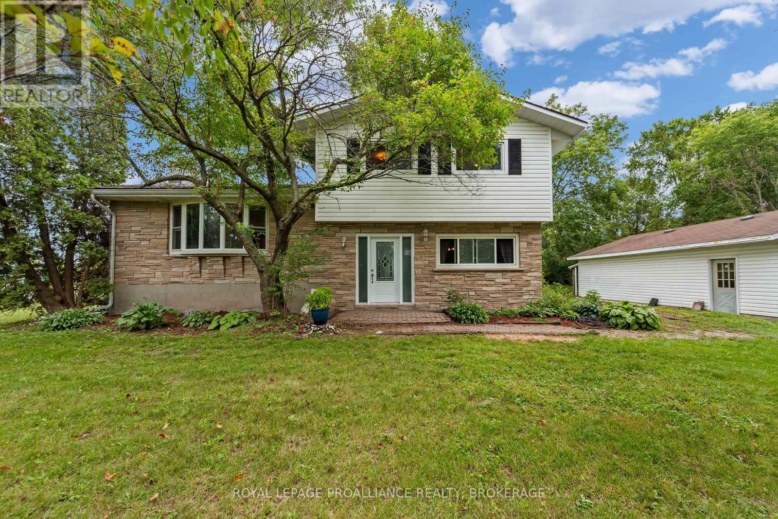 3298 PERTH ROAD