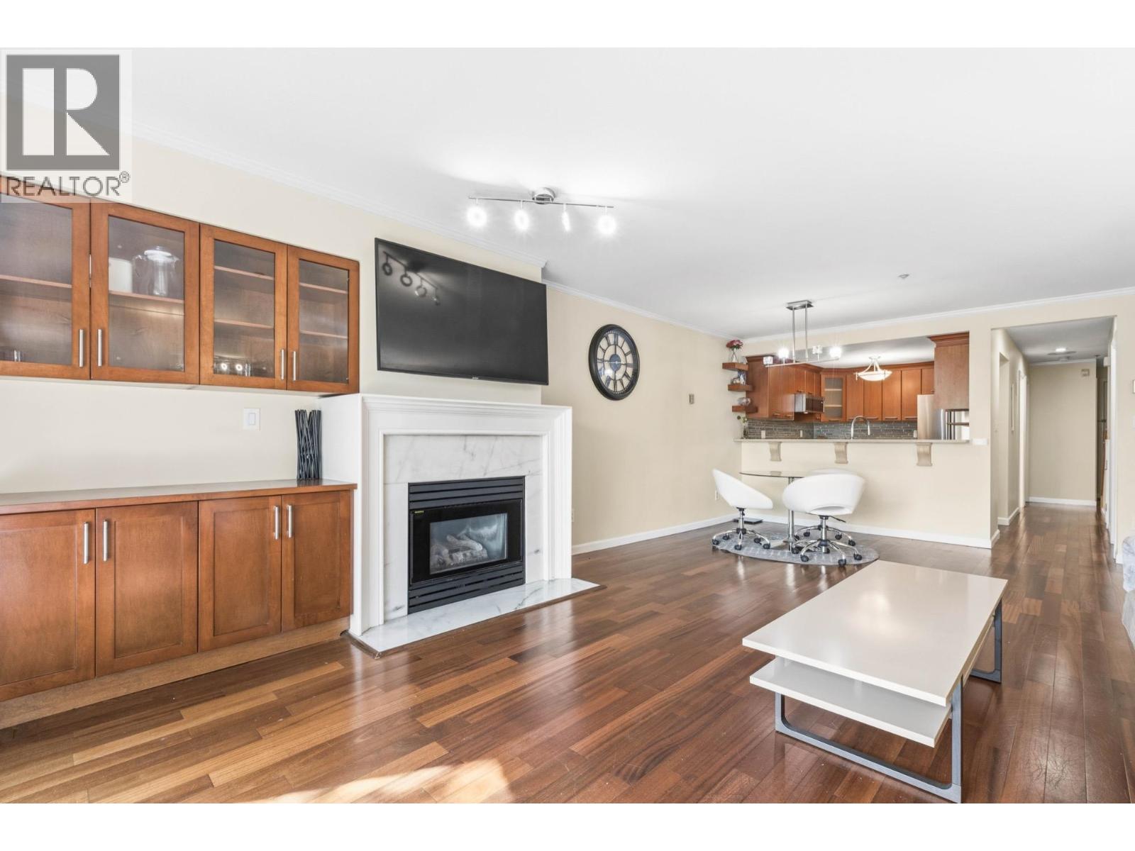 3 2150 SE MARINE DRIVE