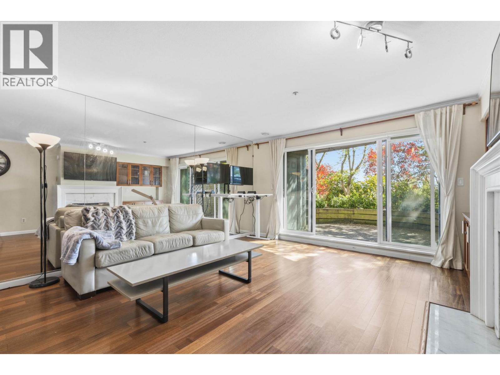 3 2150 SE MARINE DRIVE