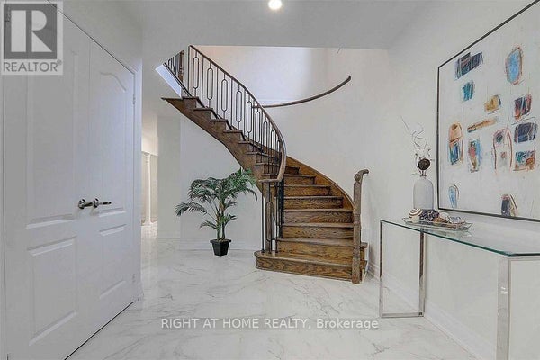 57 Bayswater Ave, Richmond Hill (Oak Ridges Lake Wilcox), ON 3