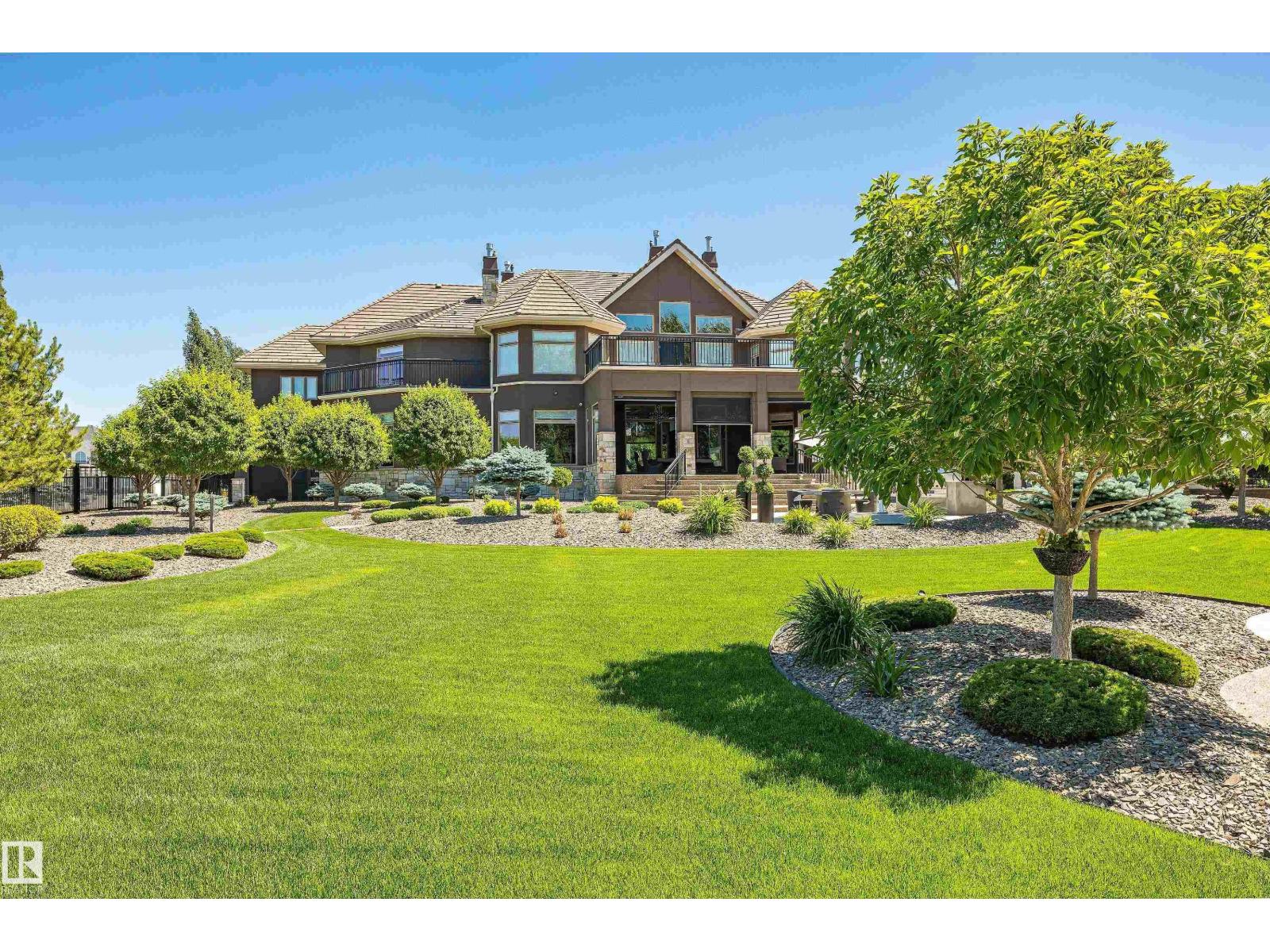 16 WINDERMERE DR SW