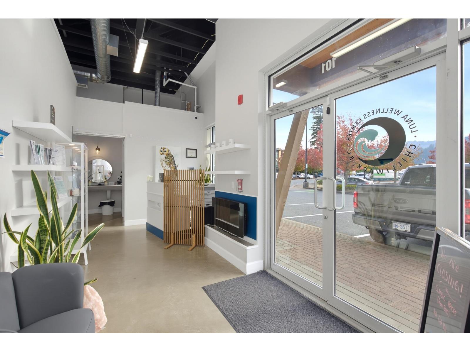 101 45645 TAMIHI WAY, Garrison Crossing