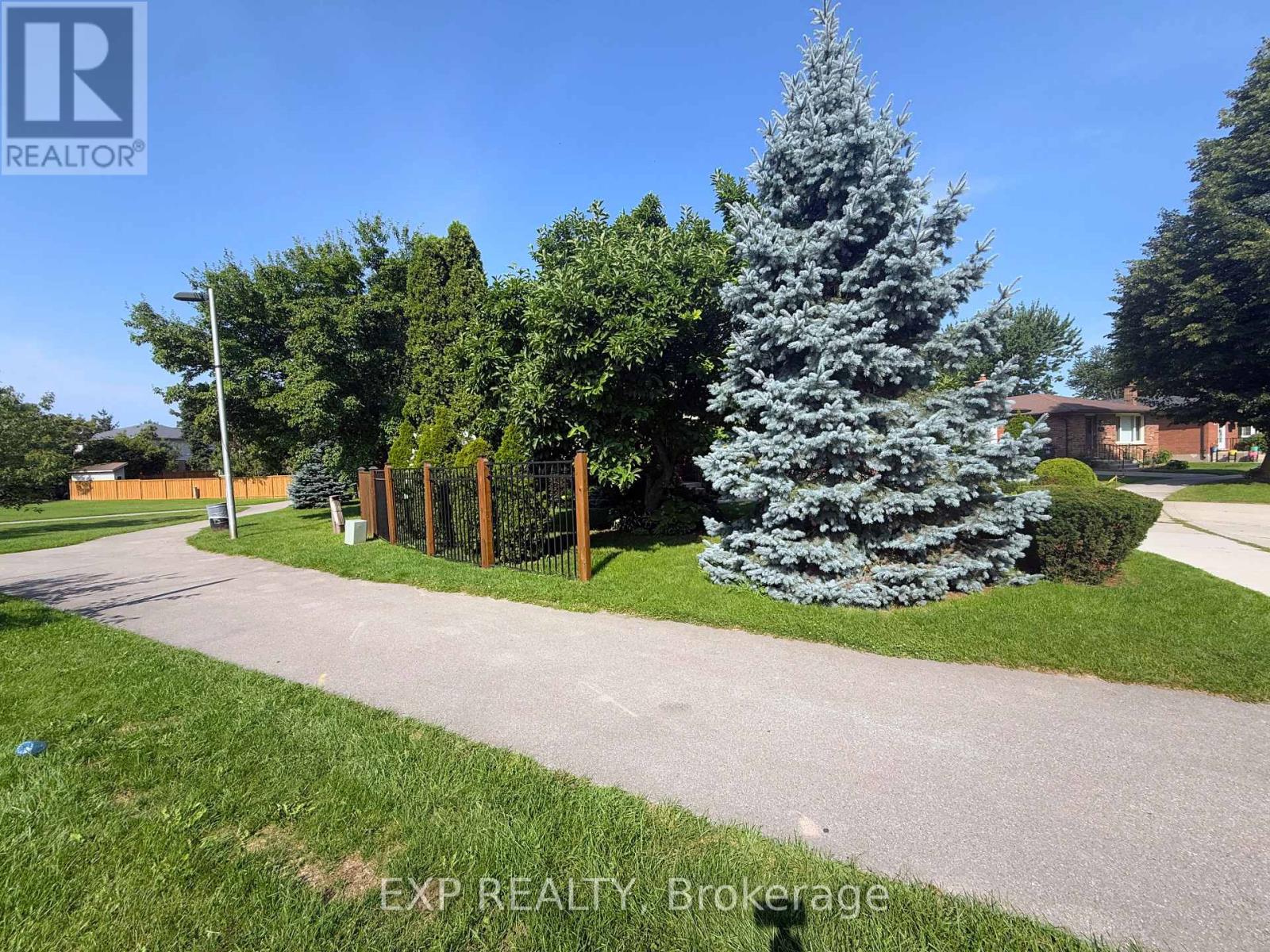 82 LACEY CRESCENT