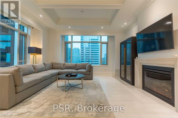 311 Bay St, Toronto (Bay Street Corridor), ON 4