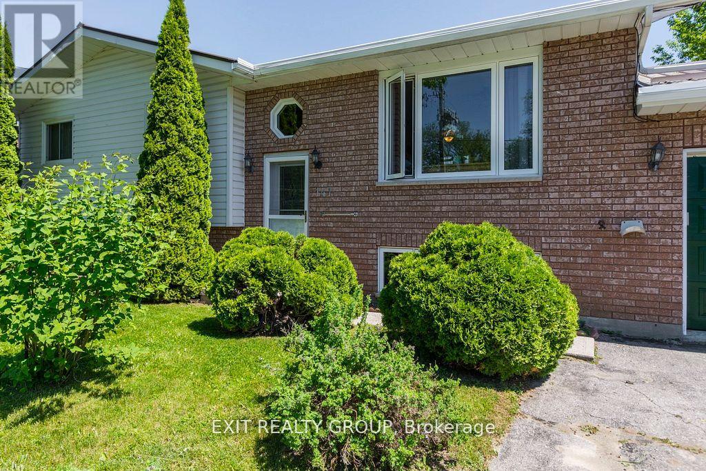 147 BALDWIN STREET - Photo 2
