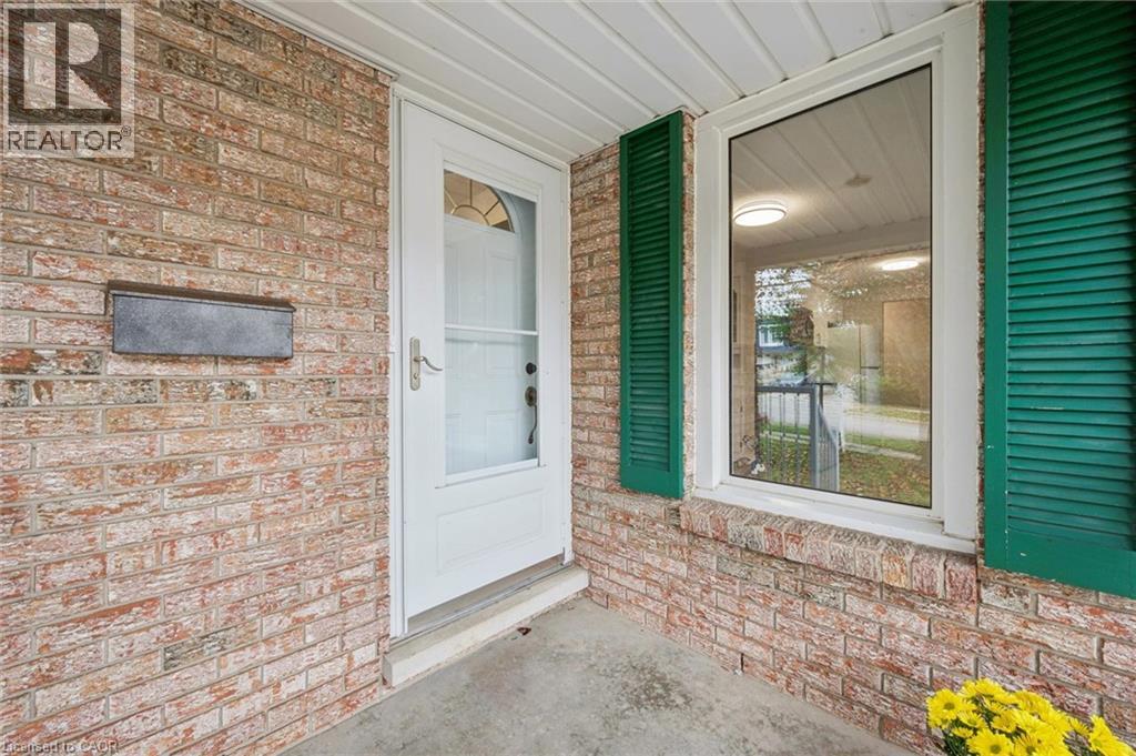35 PEPPERWOOD Crescent