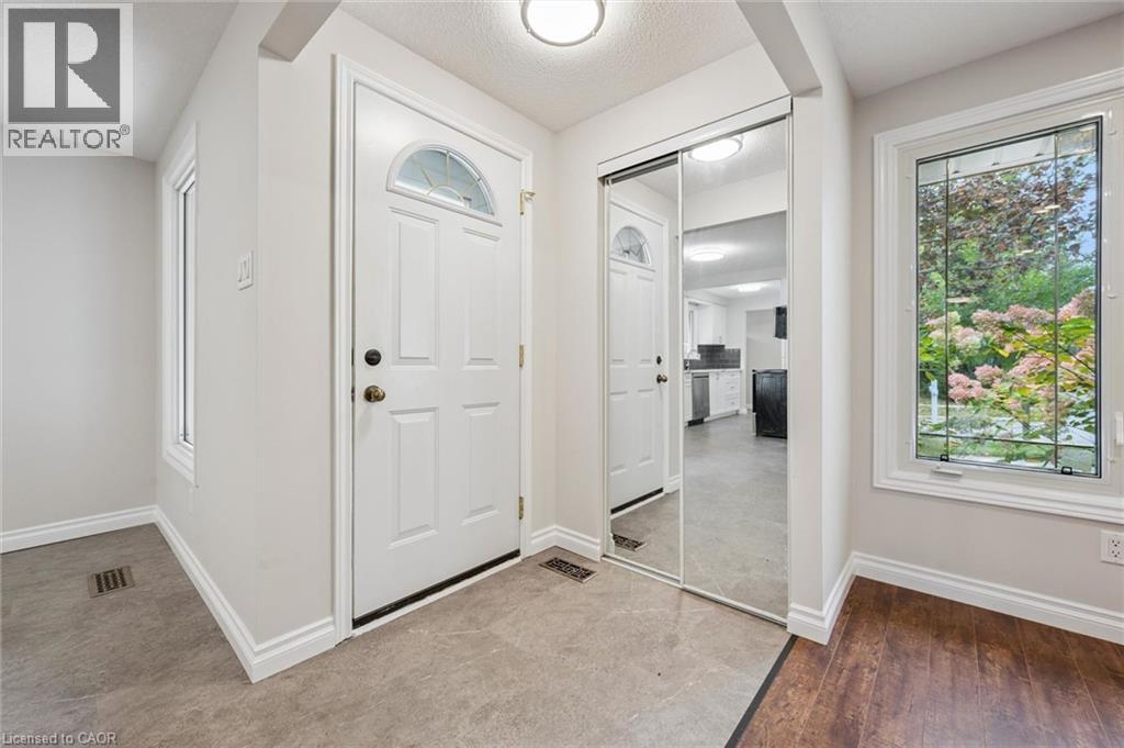 35 PEPPERWOOD Crescent