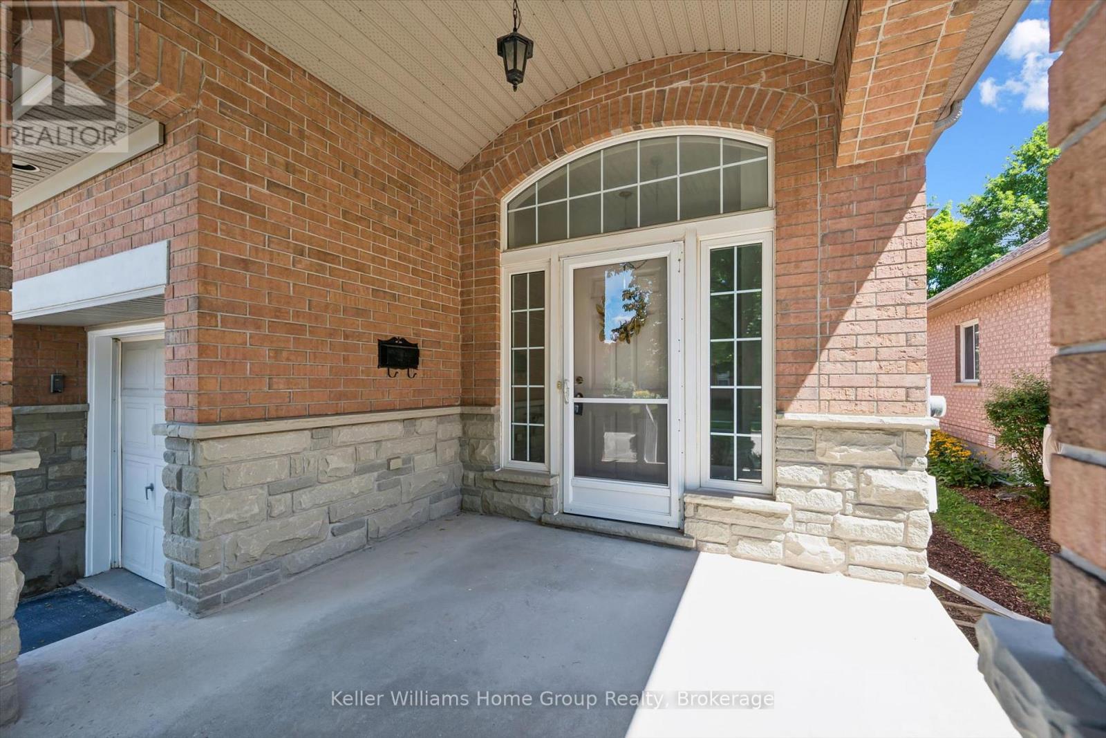 6 PARKSIDE DRIVE