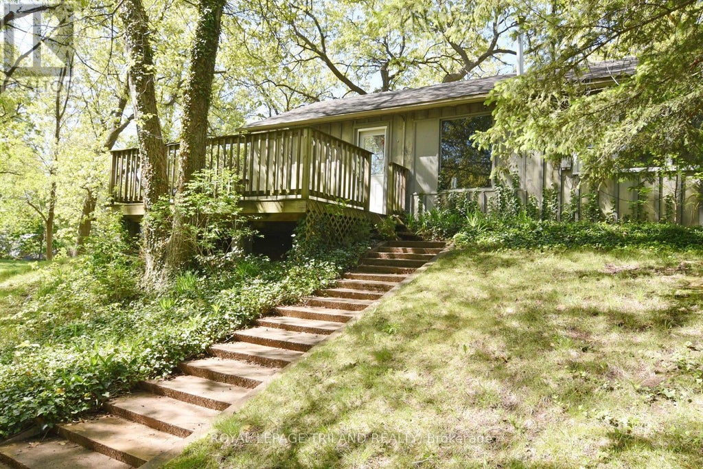 10111 HERBERT STREET, LAMBTON SHORES (PORT FRANKS), ON N0M 2L0 - Image 352624339.jpeg?d=l