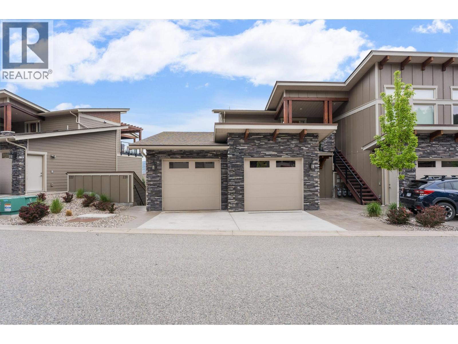 4000 REDSTONE Crescent Unit# 220