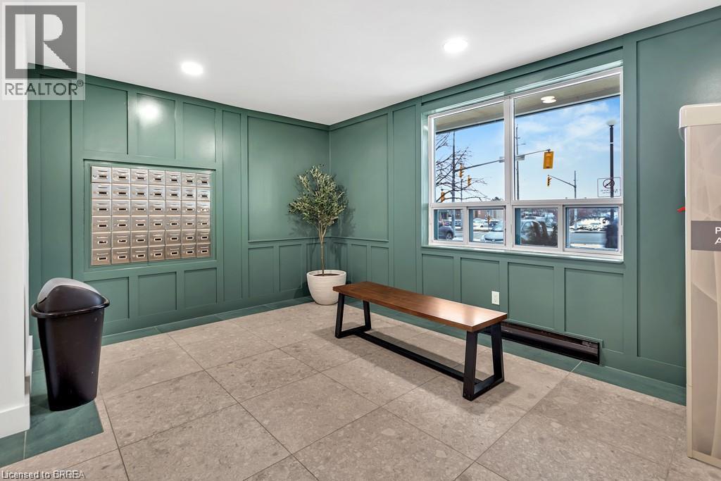421 FAIRVIEW Drive Unit# 105