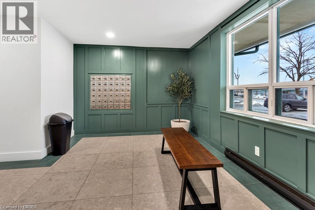 421 FAIRVIEW Drive Unit# 105